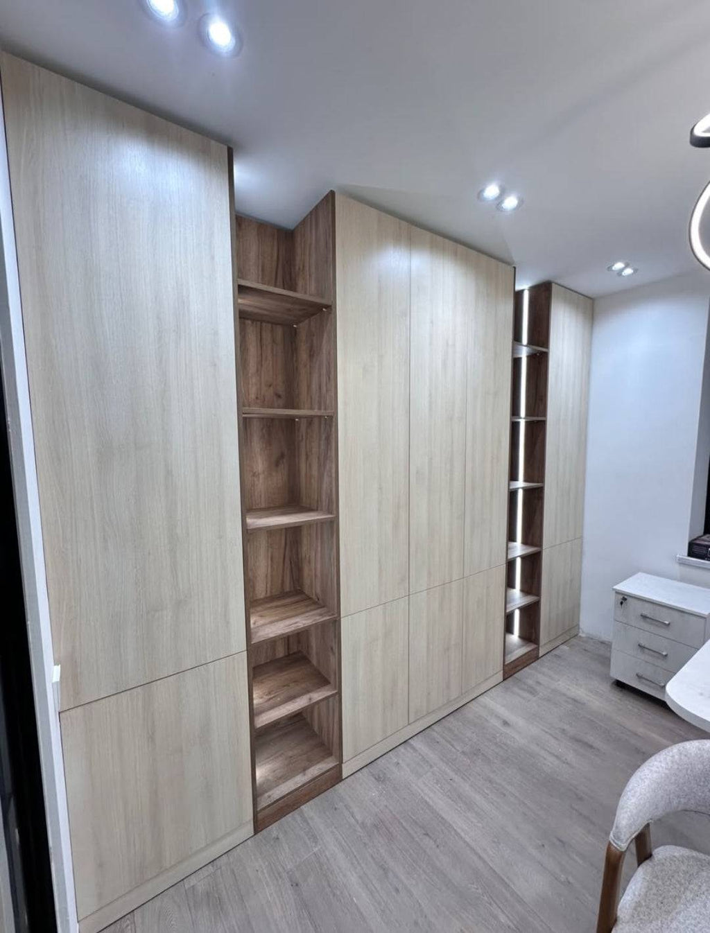 Açıq Rəfli Paltar Dolabı - Levent Mebel