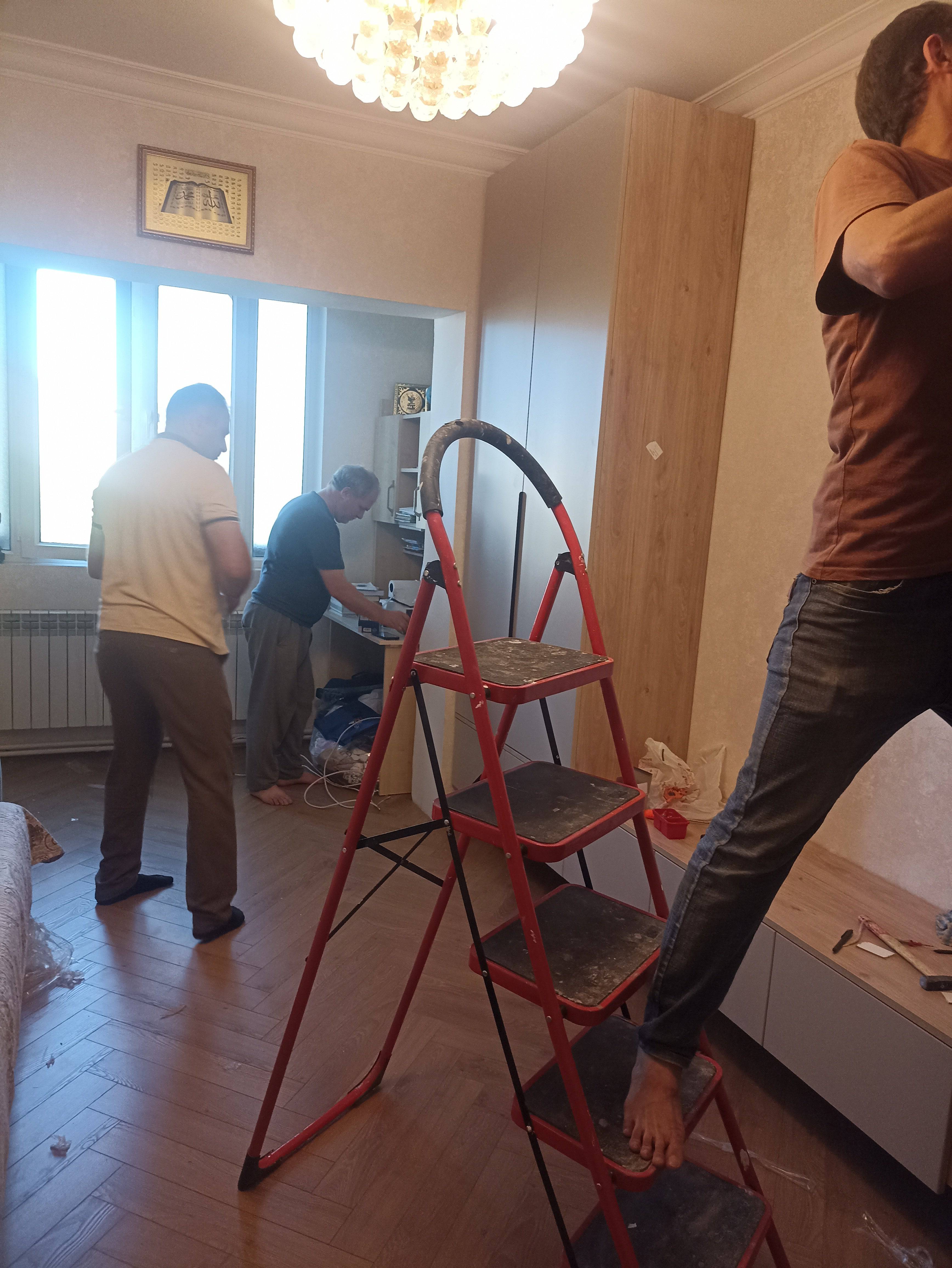 Fərdi Sifarişlə Hazırlanmış TV Stand — Gri + Meşə + Venge - Levent Mebel