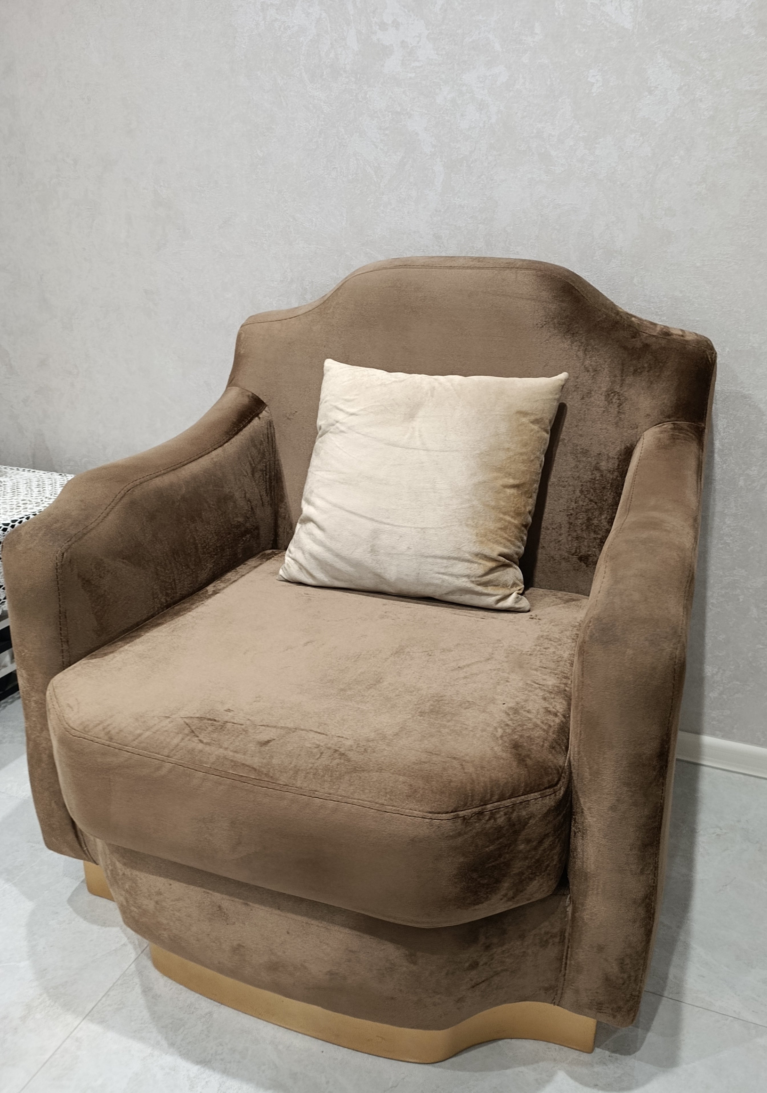 Luxury Divan Dəsti – 3+1+1 Oturma Qrupu (Qəhvəyi Məxmər) - Levent Mebel